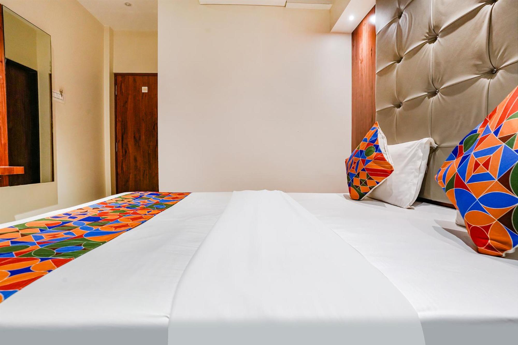 Fabexpress Utsav Residency - Nr Panvel Hotel Jāmb Exterior foto