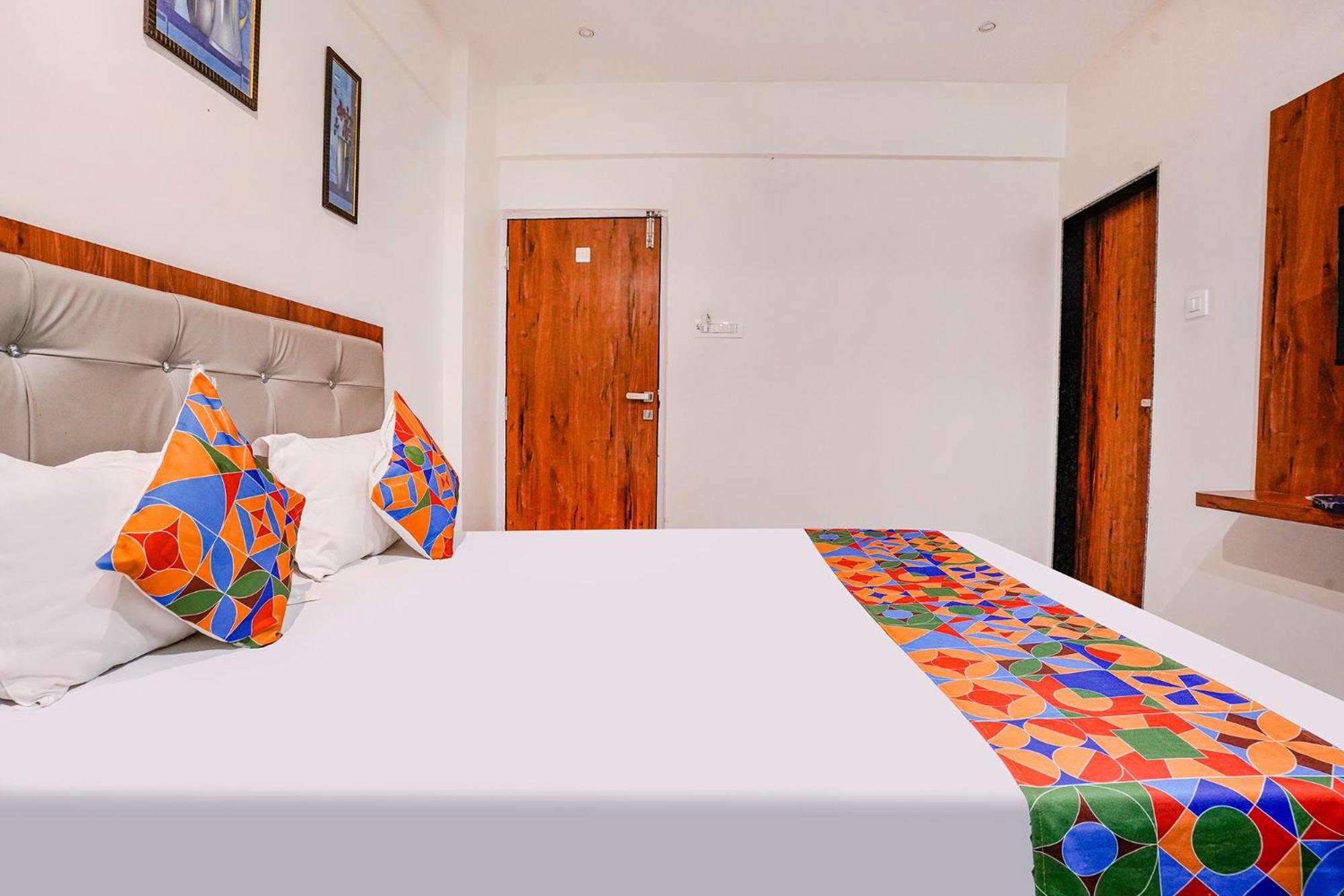 Fabexpress Utsav Residency - Nr Panvel Hotel Jāmb Exterior foto